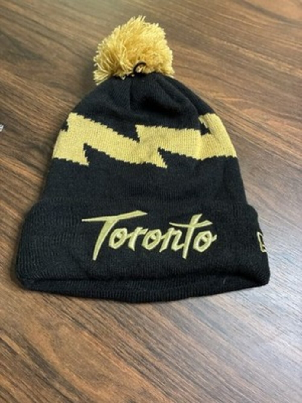NWOT New Era Toronto Raptors Beanie Hat NBA City Edition Mens Womens Black Gold
